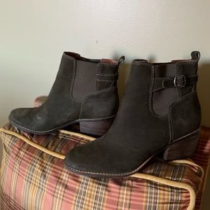 Lucky Brand pull on booties.